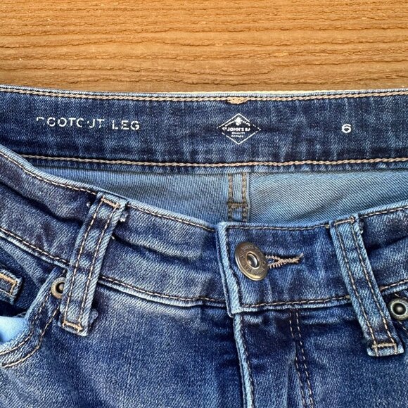 St. Johns Bay Womens Bootcut Jeans Size 6 Blue Stretch Mid-Rise Cotton Blend - Picture 2 of 13